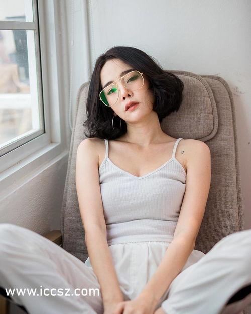 国产国语自拍伦理视频片,揭秘私密生活背后的情感纠葛  第2张