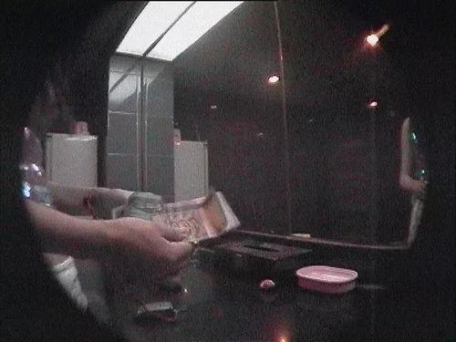 国产露脸偷拍厕所视频,隐私边界何在？揭秘国产露脸偷拍厕所视频事件  第3张